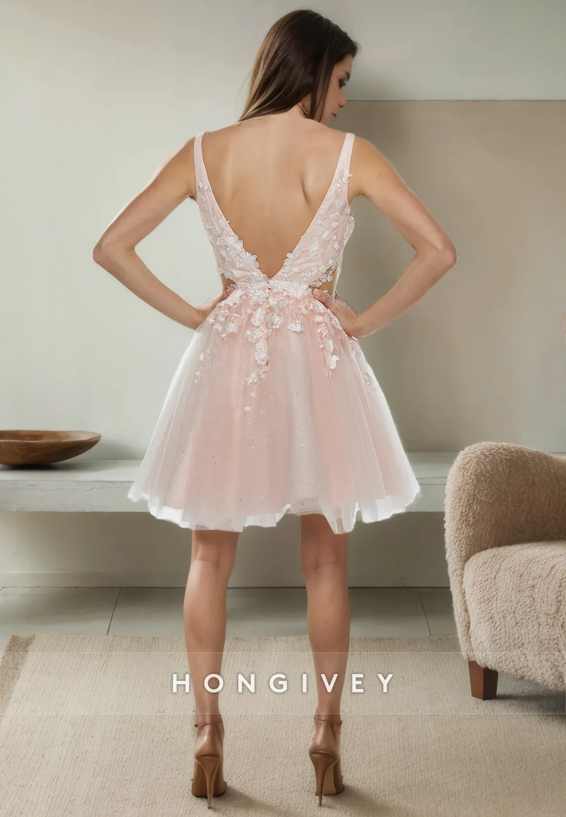 A-Line Low V-Neck Sleeveless Lace Applique Tulle Short Homecoming Dress